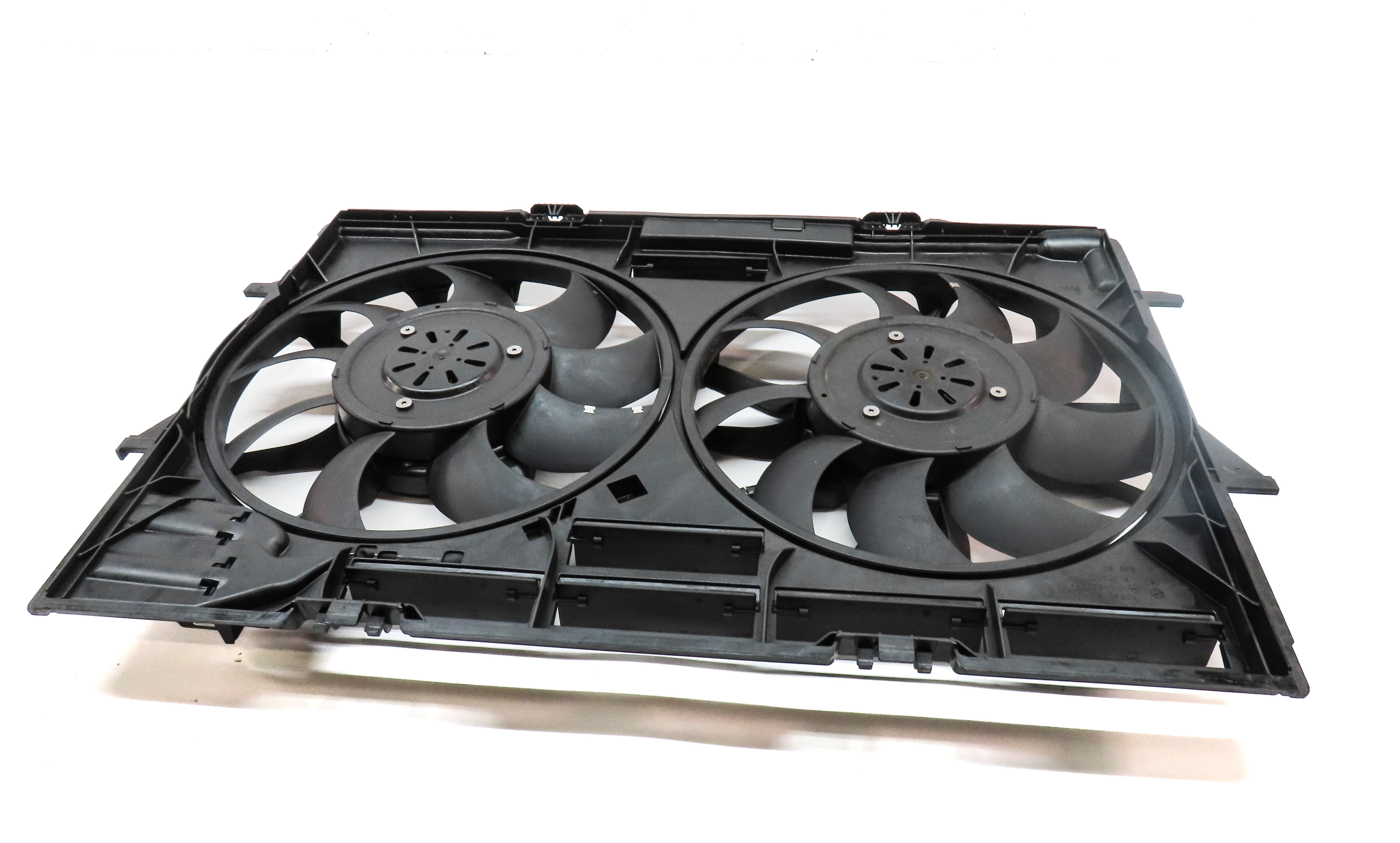 12-18 AUDI A6 A7 (C7) 3.0L SUPERCHARGED ENGINE RADIATOR COOLING FAN w/ SHROUD — exact item pictured